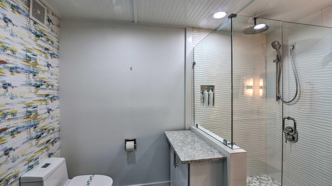 Photo of Bathroom in Oceanmarsh Subdivision