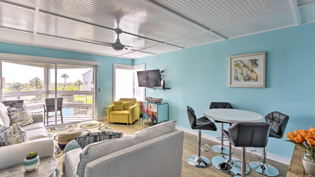 Photo of Livingroom in Oceanmarsh Subdivision