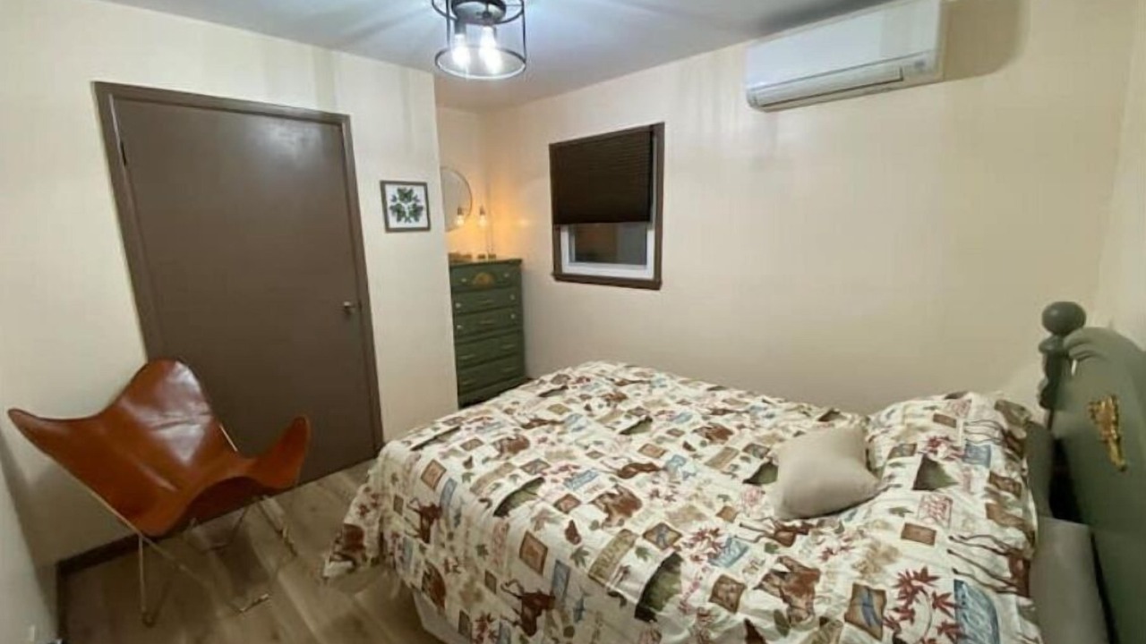 Photo of Bedroom in Hollowville