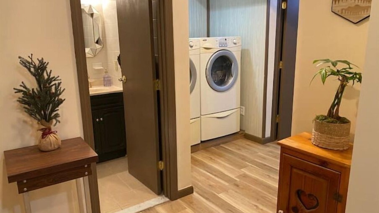 Photo of Others in Hollowville