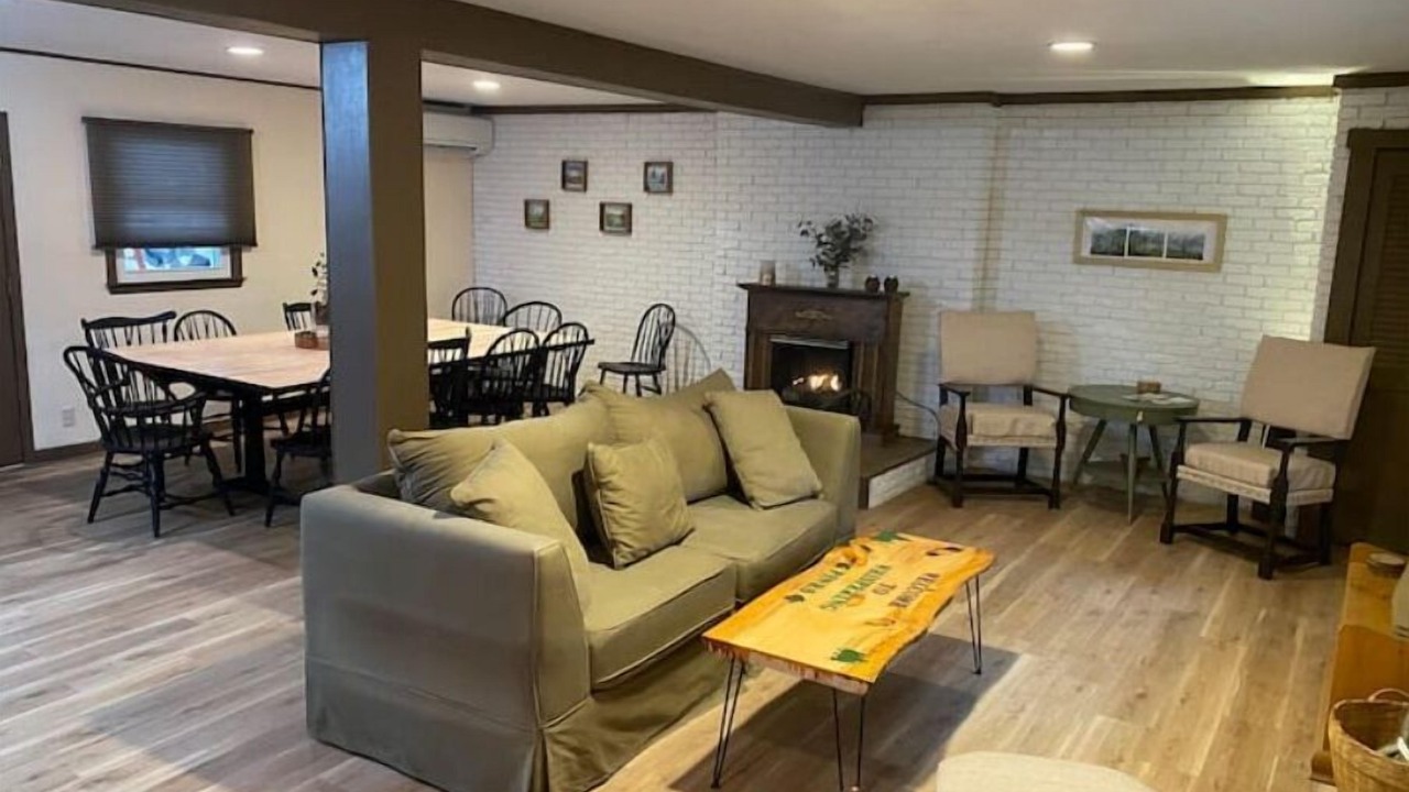 Photo of Livingroom in Hollowville