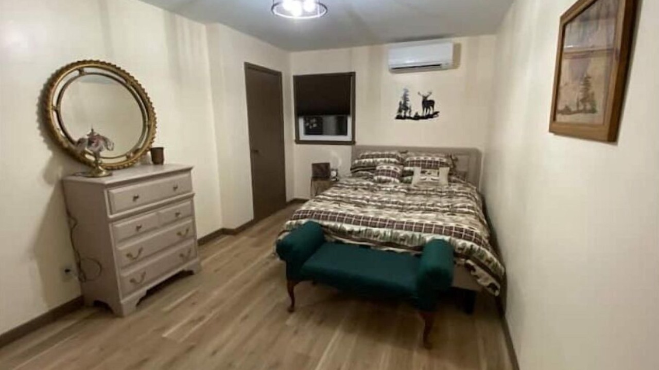 Photo of Bedroom in Hollowville