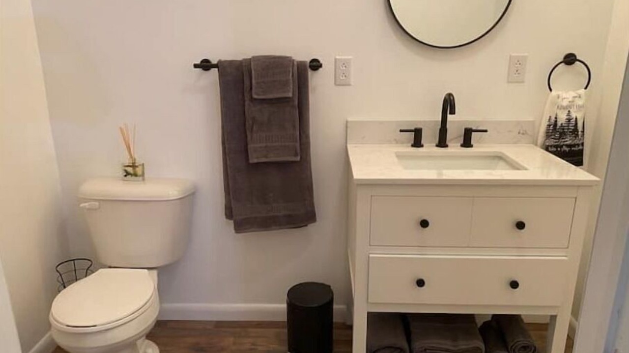 Photo of Bathroom in Hollowville