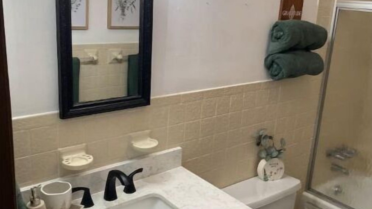 Photo of Bathroom in Hollowville
