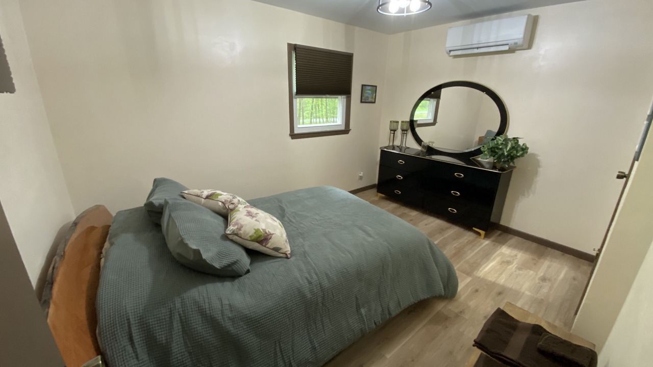 Photo of Bedroom in Hollowville