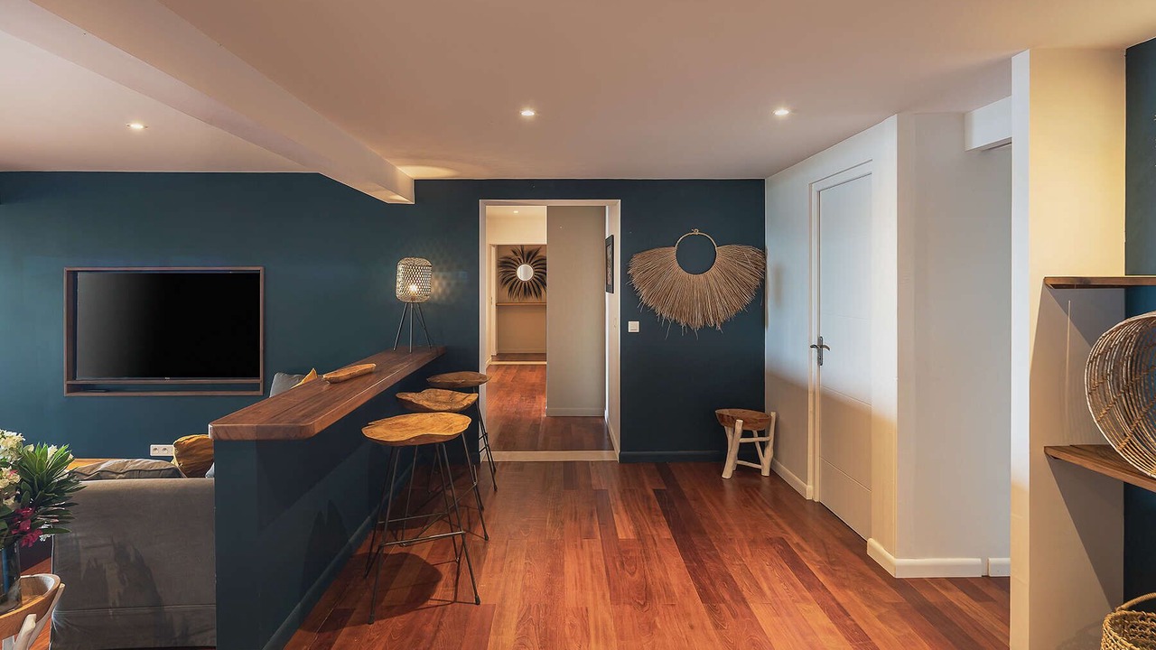 Photo of Others in Cul de Sac