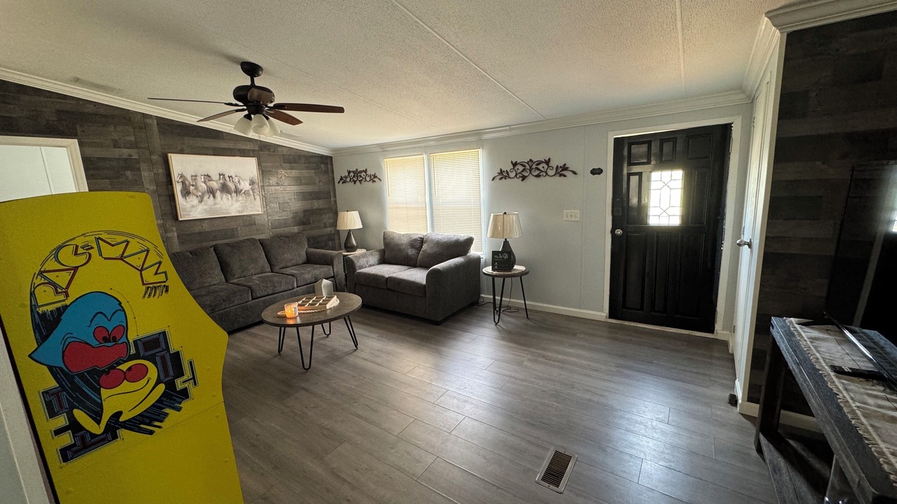 Photo of Livingroom in Northside