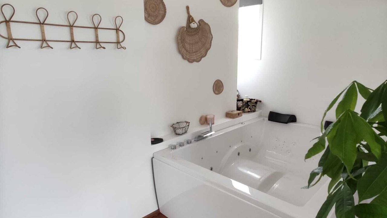 Photo of Bathroom in Esperce