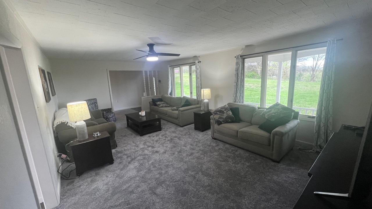 Photo of Livingroom in Brookfield
