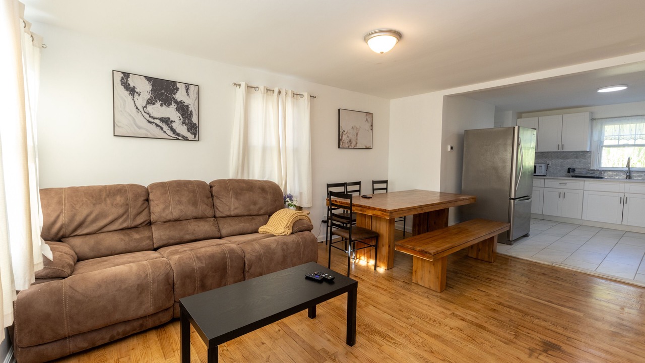 Photo of Livingroom in New Haven