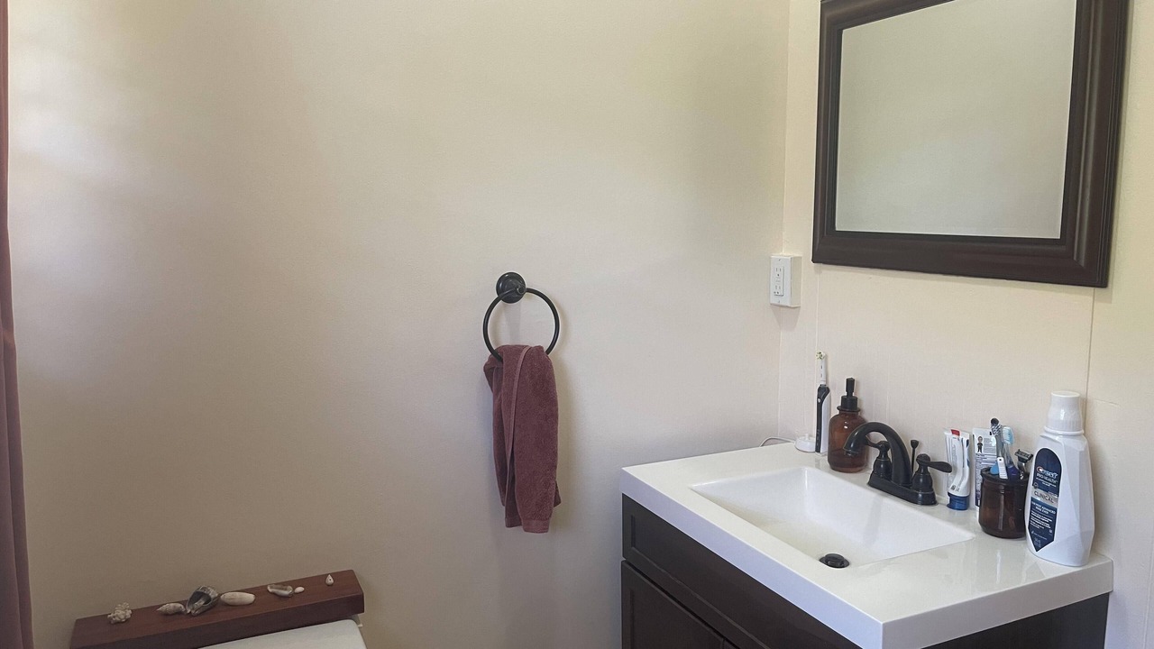 Photo of Bathroom in Waimanalo Beach