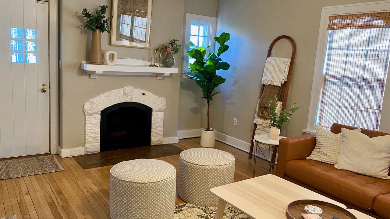 Photo of Livingroom in Iowa City
