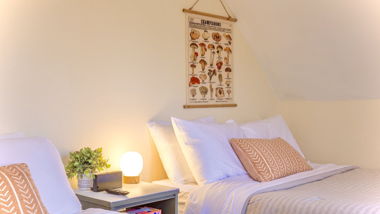 Photo of Bedroom in Hall Quarry