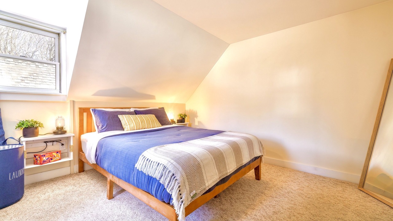 Photo of Bedroom in Hall Quarry