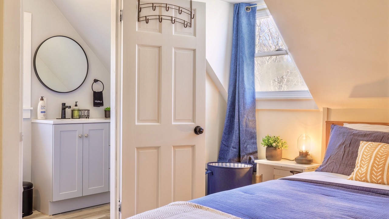 Photo of Bathroom in Hall Quarry