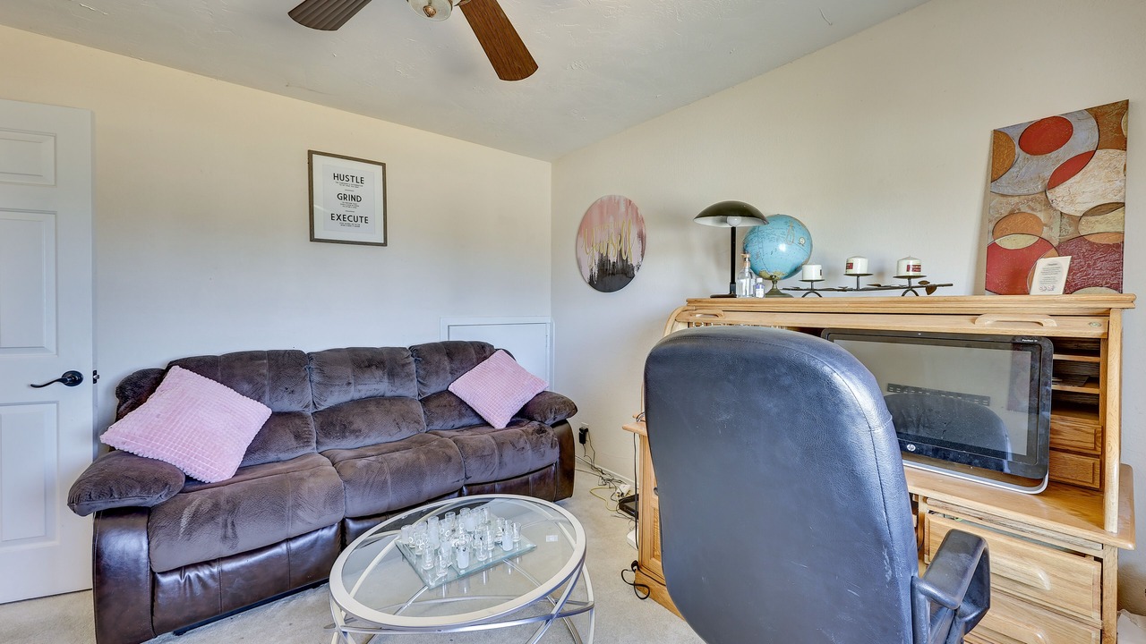 Photo of Livingroom in Victorville