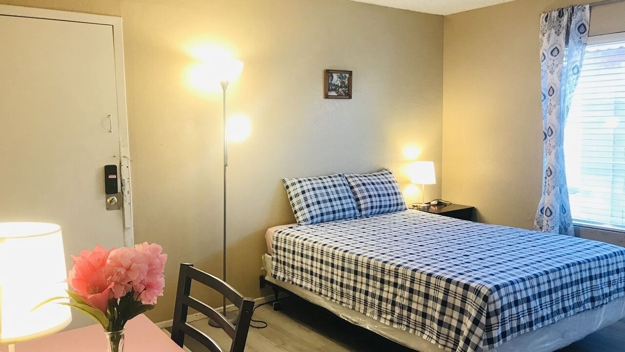 Photo of Bedroom in Sunrise Manor