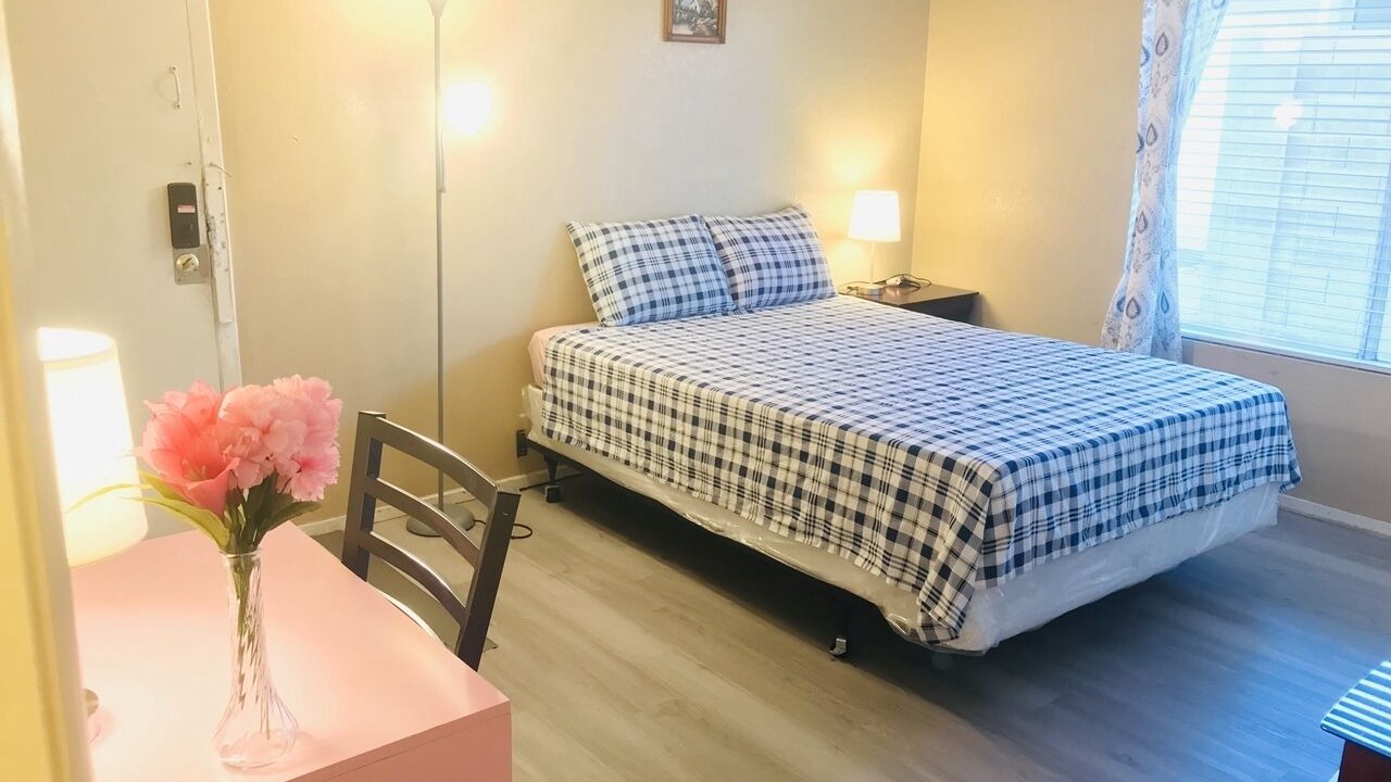 Photo of Bedroom in Sunrise Manor