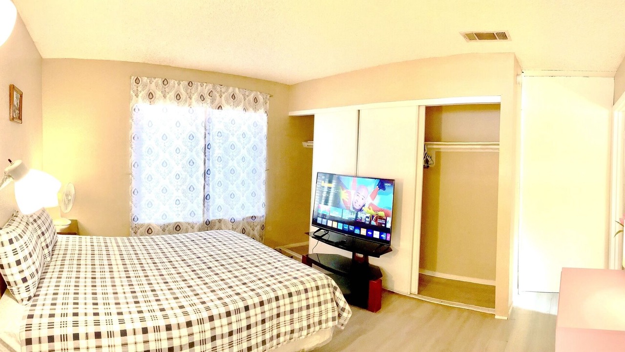Photo of Bedroom in Sunrise Manor
