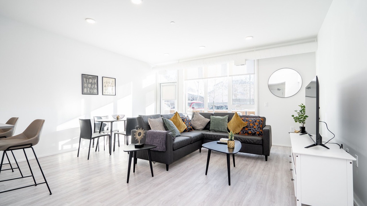 Photo of Livingroom in Birds Hill