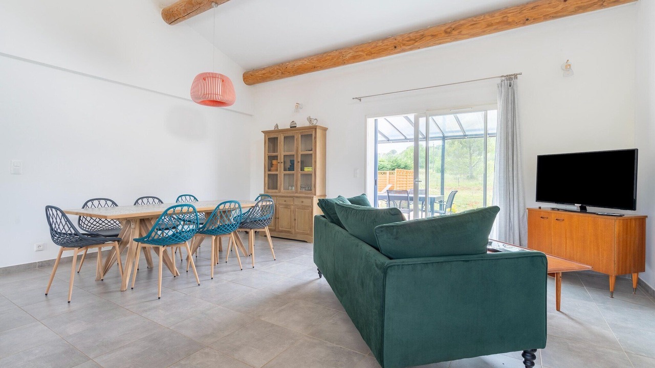 Photo of Livingroom in Saint-Andre-de-Roquepertuis