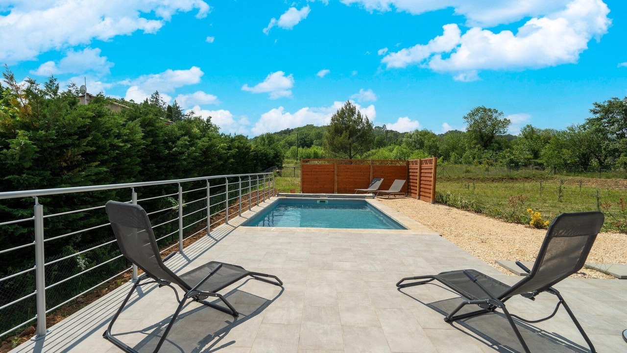 Photo of Outdoor in Saint-Andre-de-Roquepertuis