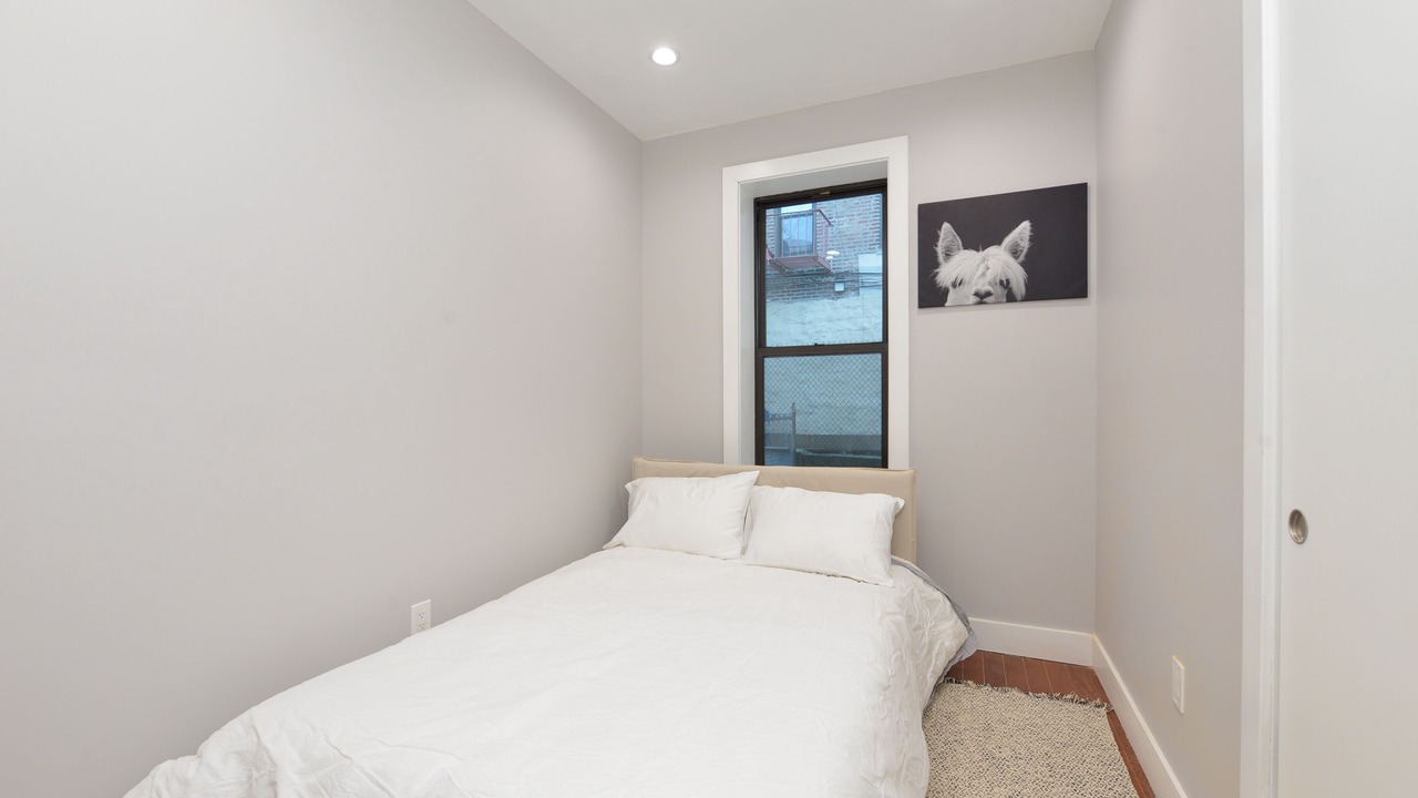 Photo of Bedroom in Park Versailles