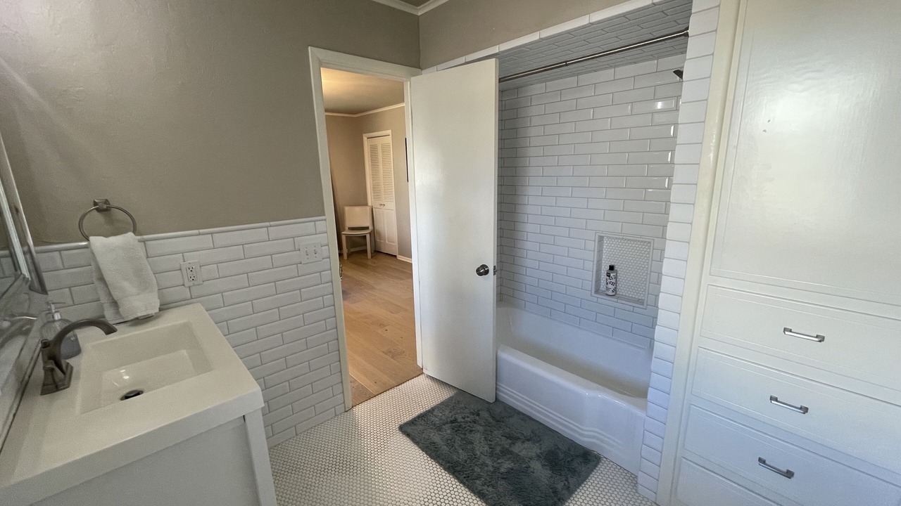 Photo of Bathroom in Central Oklahoma City