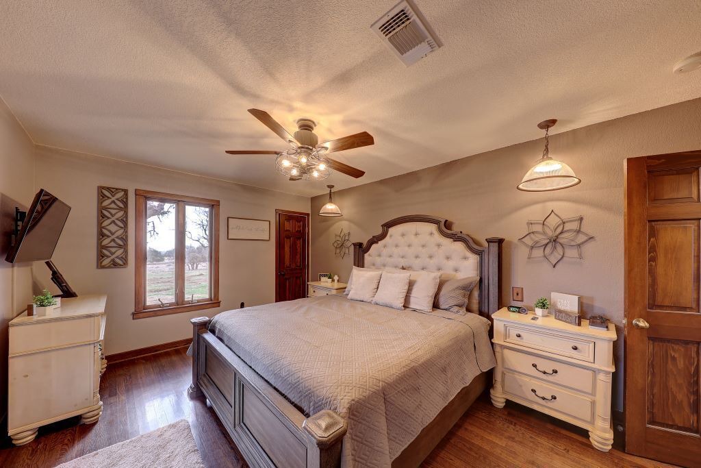 Photo of Bedroom in Harper