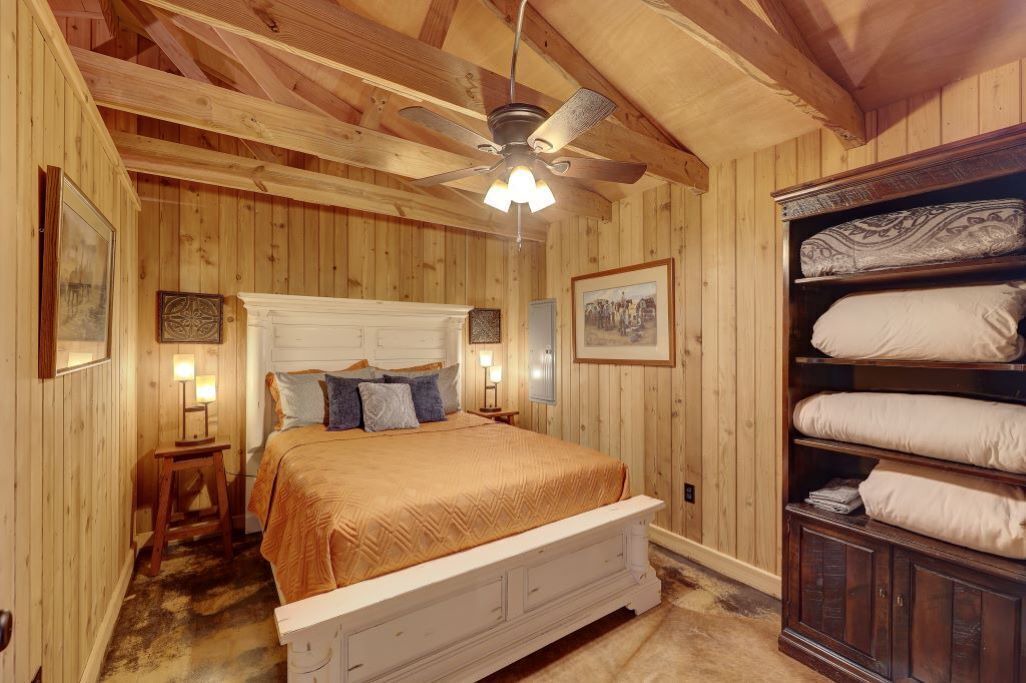 Photo of Bedroom in Harper