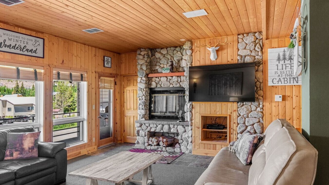 Photo of Livingroom in Brian Head