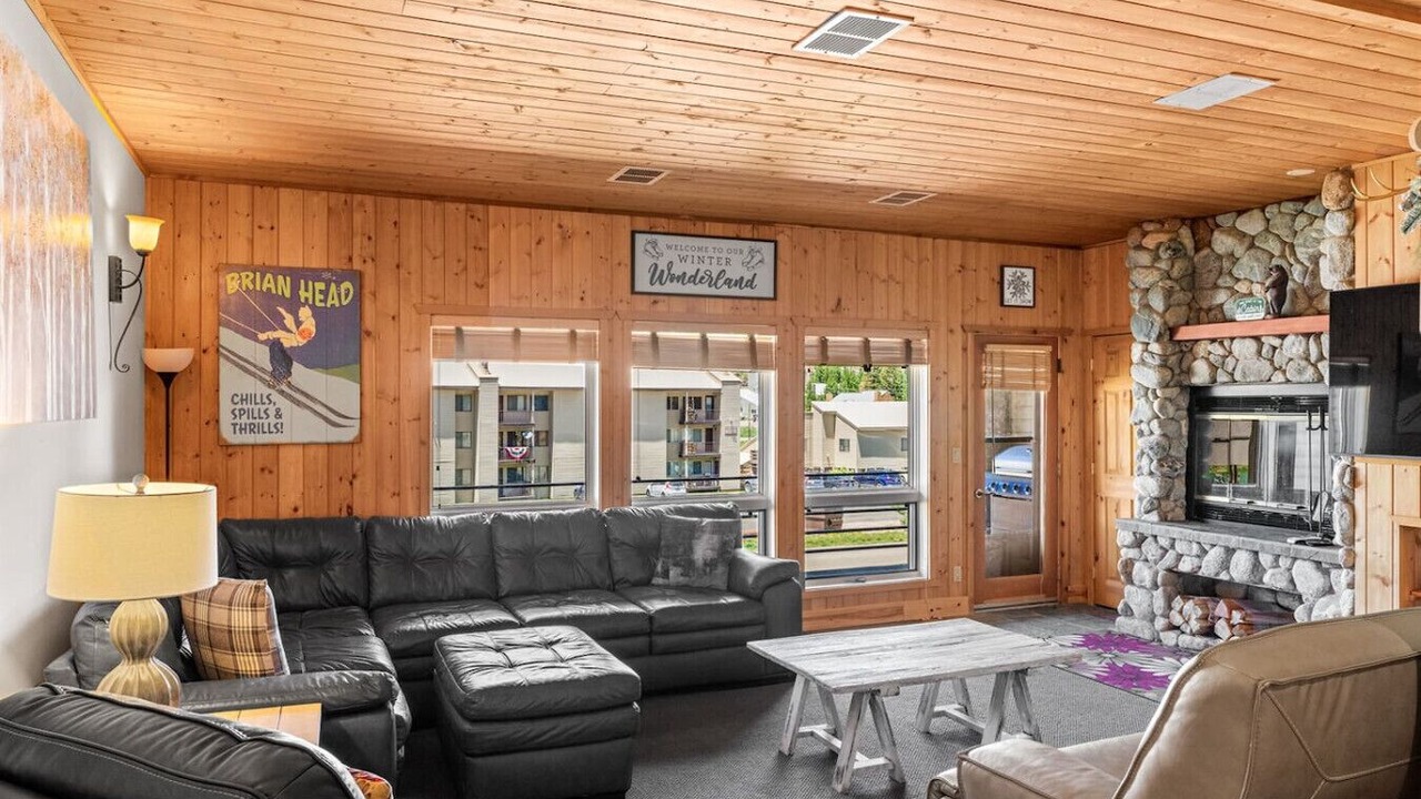 Photo of Livingroom in Brian Head
