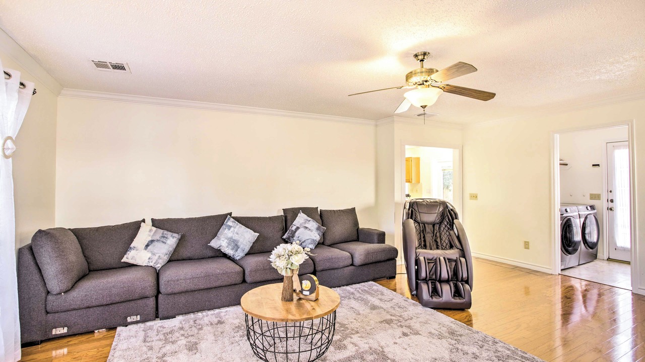 Photo of Livingroom in Mission Bend