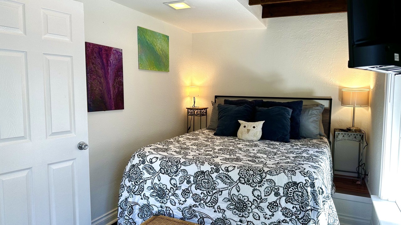 Photo of Bedroom in East Side Costa Mesa
