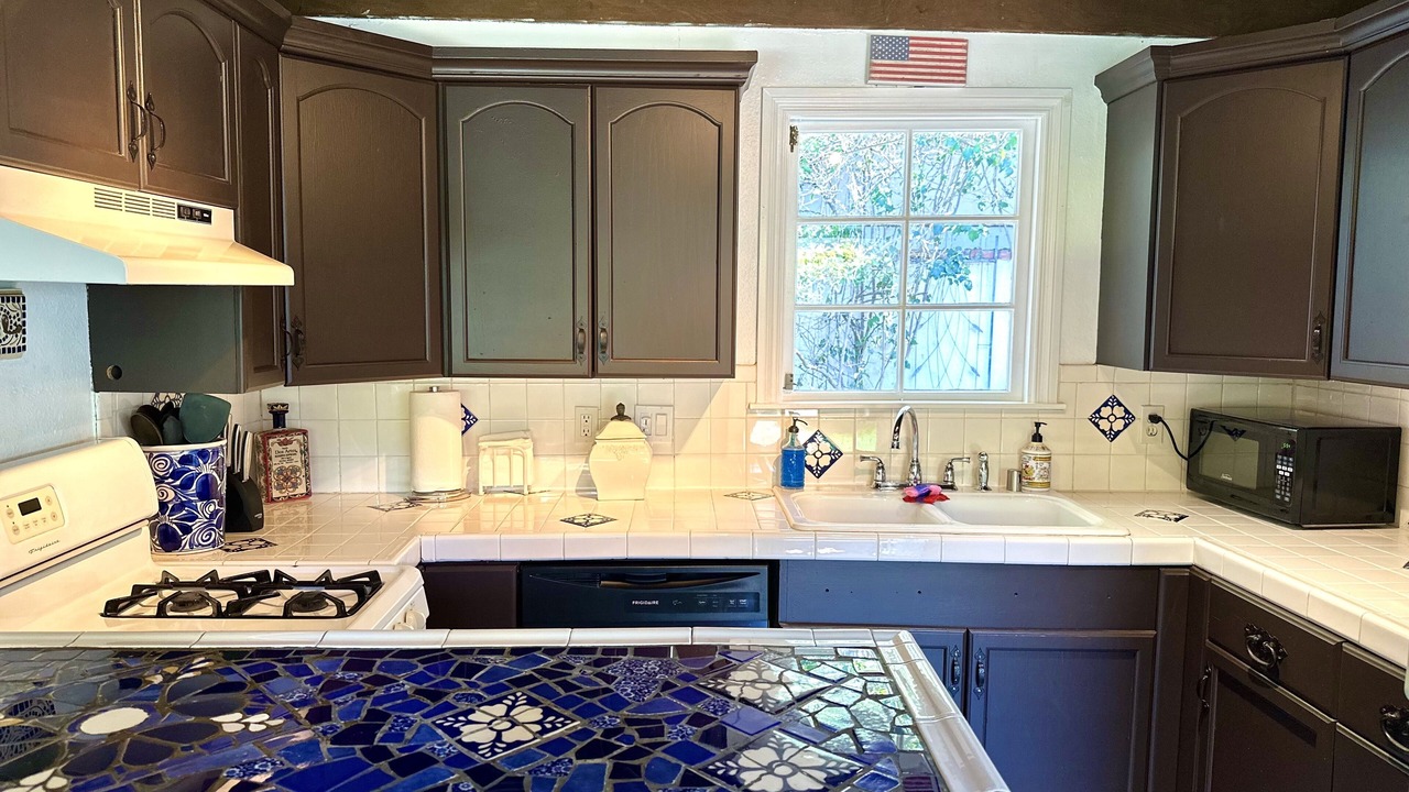 Photo of Kitchen in East Side Costa Mesa
