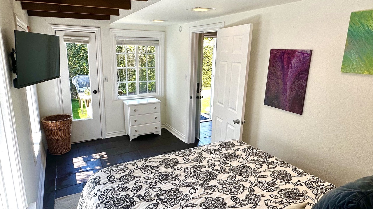 Photo of Bedroom in East Side Costa Mesa