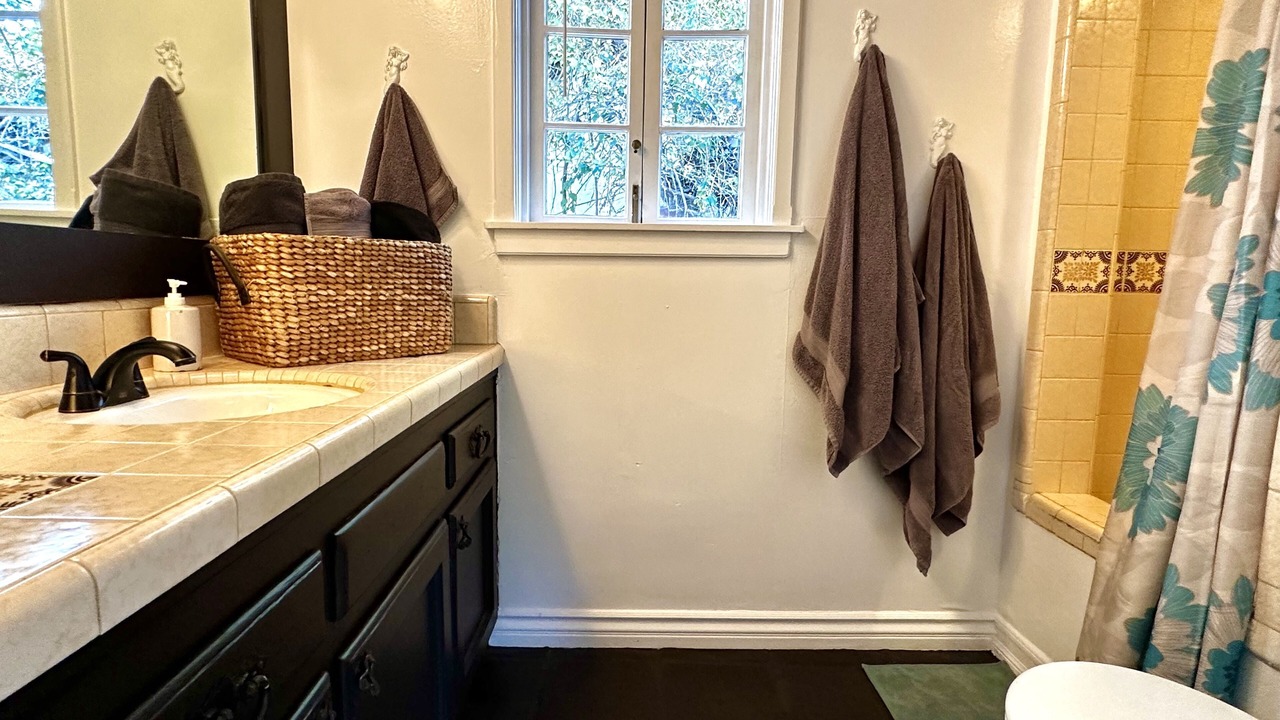 Photo of Bathroom in East Side Costa Mesa