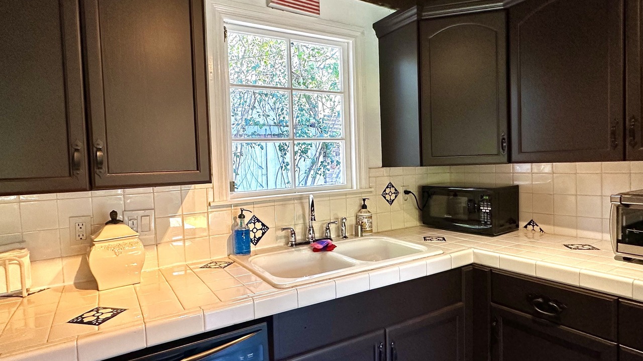 Photo of Kitchen in East Side Costa Mesa