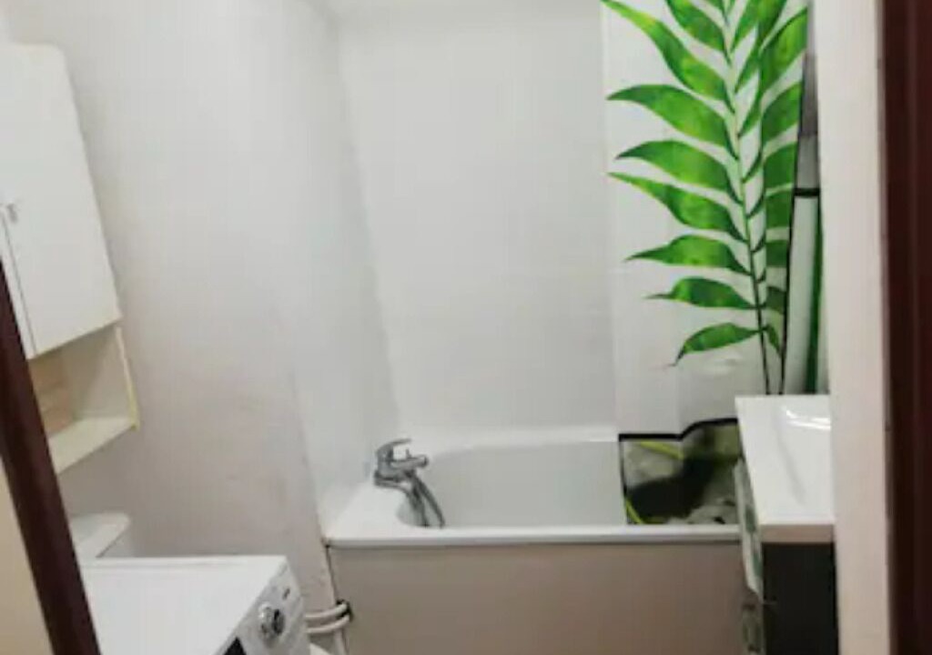 Photo of Bathroom in Quartier Saint-Marc - Croix de Pierre - Saint-Nicaise