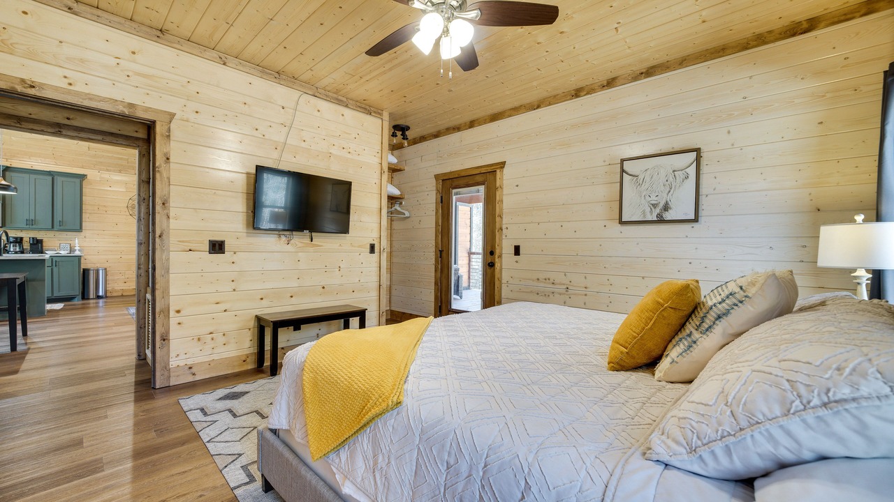 Photo of Bedroom in Hochatown