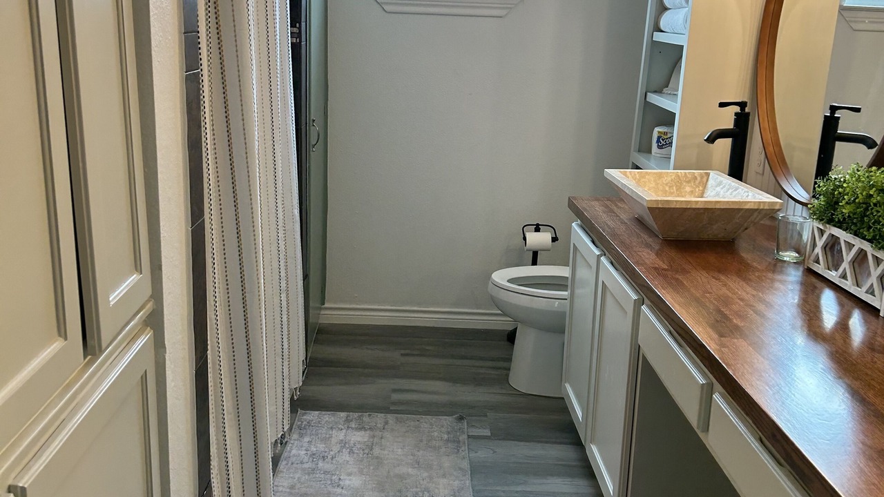 Photo of Bathroom in Uvalde