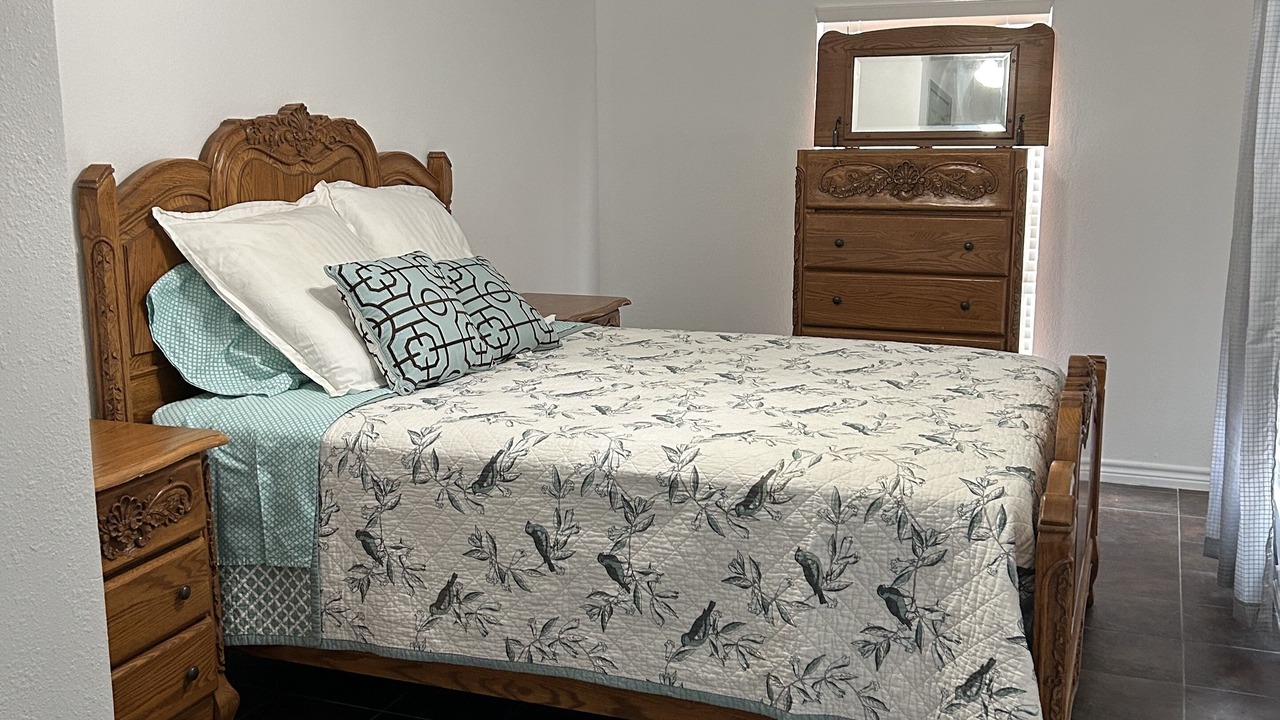 Photo of Bedroom in Uvalde