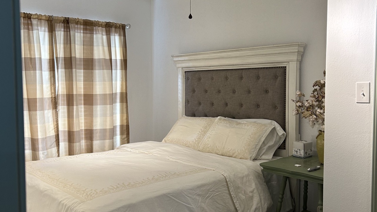 Photo of Bedroom in Uvalde