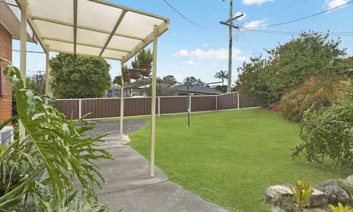 Photo of Outdoor in Redhead