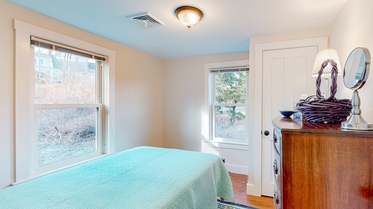 Photo of Bedroom in Cataumet