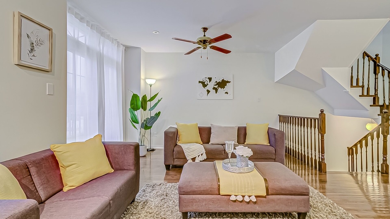 Photo of Livingroom in O'Connor - Parkview