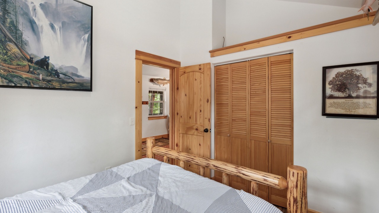 Photo of Bedroom in Lakeside