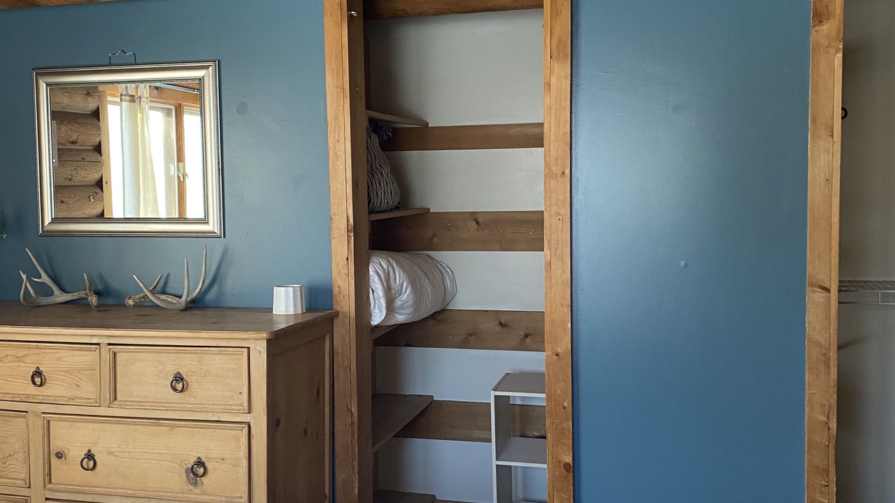 Photo of Bedroom in South Range
