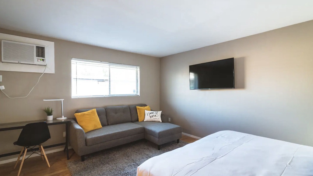 Photo of Bedroom in Hyde Park