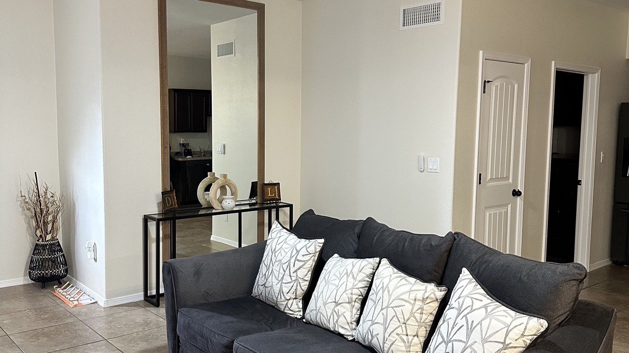 Photo of Livingroom in Biggs Field